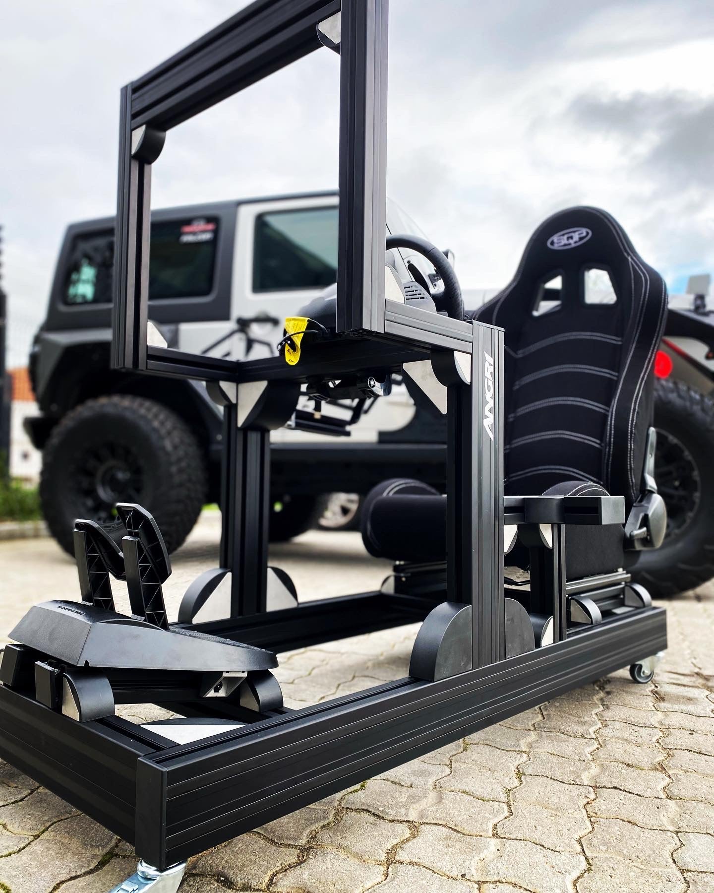 PRO SIM RIG CHASSIS + Integrated Screen System (On Rig) - 'Black Series Shifter'