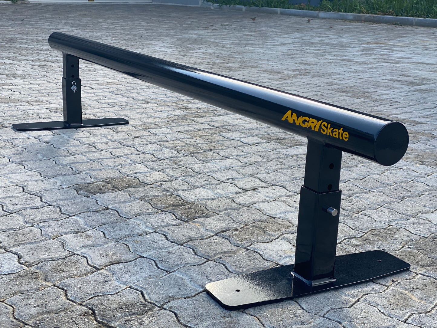 ANGRi Skate ROUND 3Bar Pro Skateboard Grind Rail System - 1.9m Adjustable