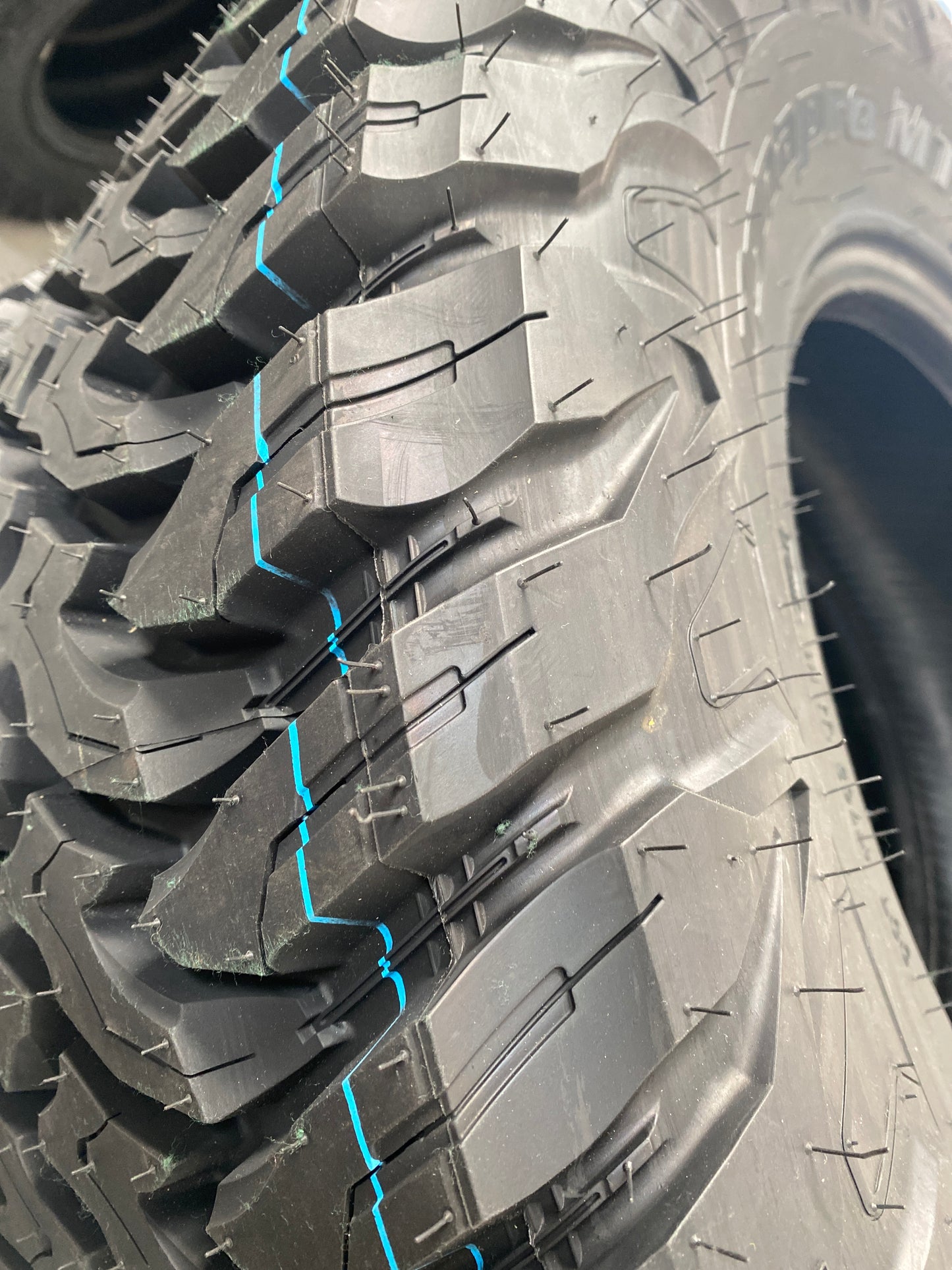 5 x Hankook Dynapro RT05 MT2 35" Mud Tyres 35/12.5/R17 (17" Rim) - SET OF 5